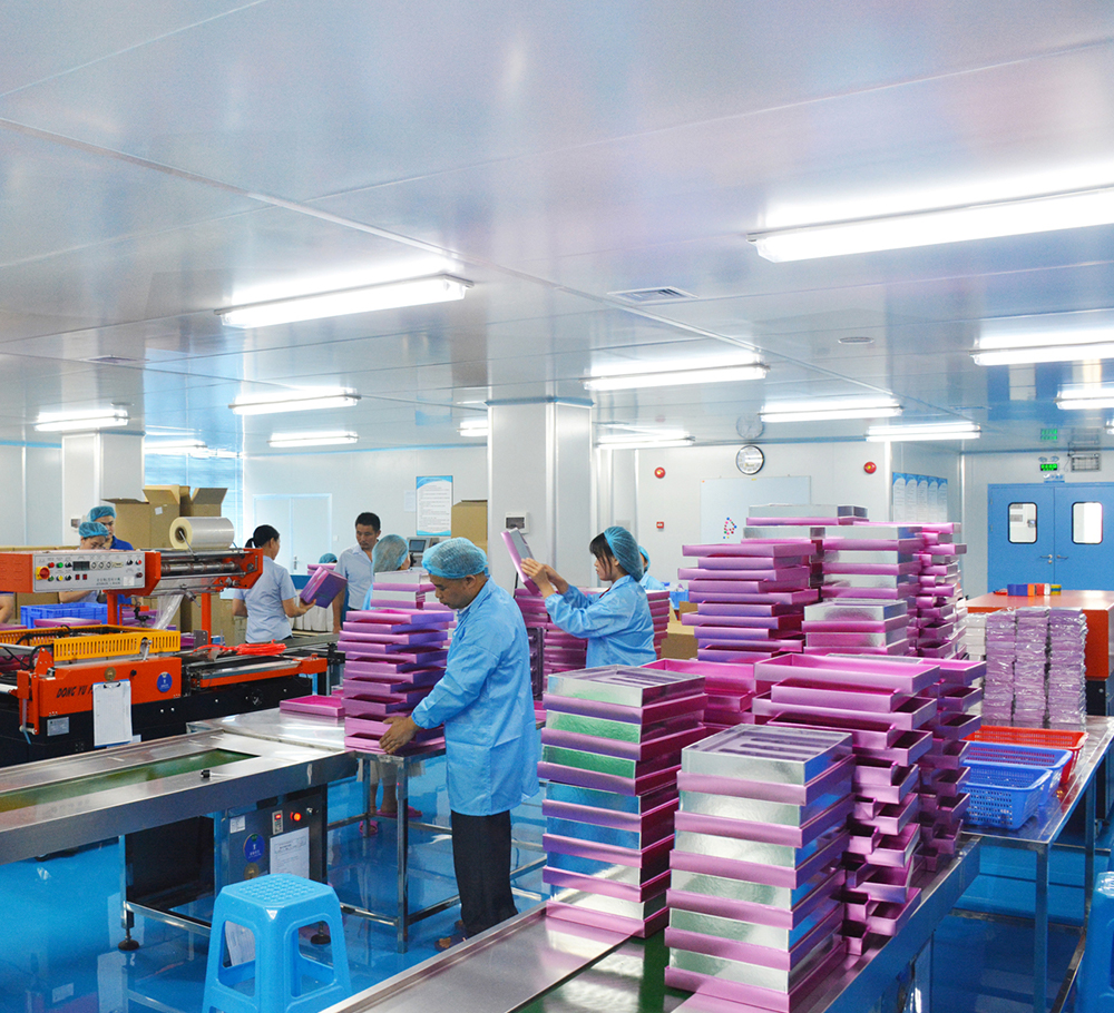 藍(lán)淇包裝車間